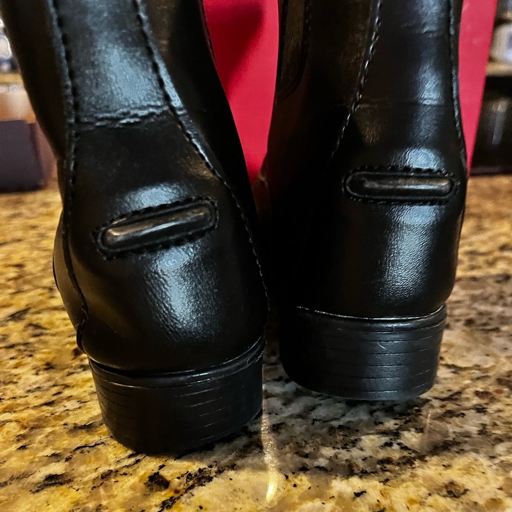 Black and brown pair of paddock riding boots for little riders. Great condition